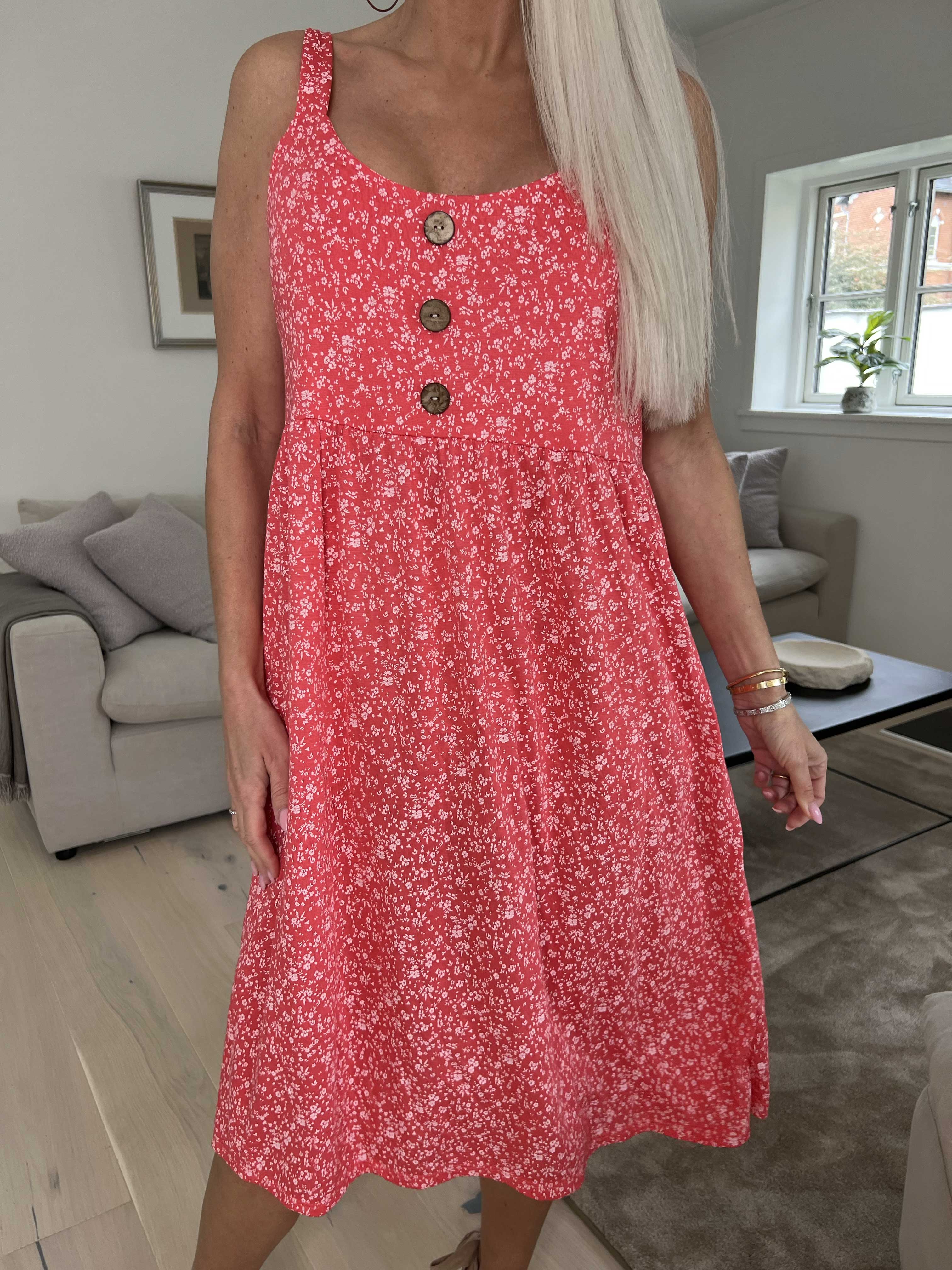 Alva - Blomstret sommerkjole med pynteknapper